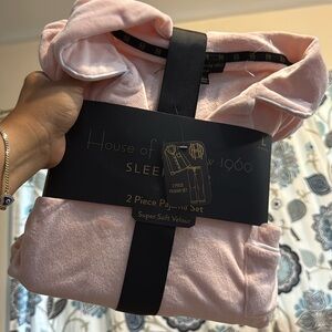 Pajama sleepwear set size Large